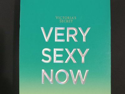 Victoria's Secret Very Sexy Now Wild Palm Eau de Parfum 50ml/1.7 fl oz - New & Sealed
