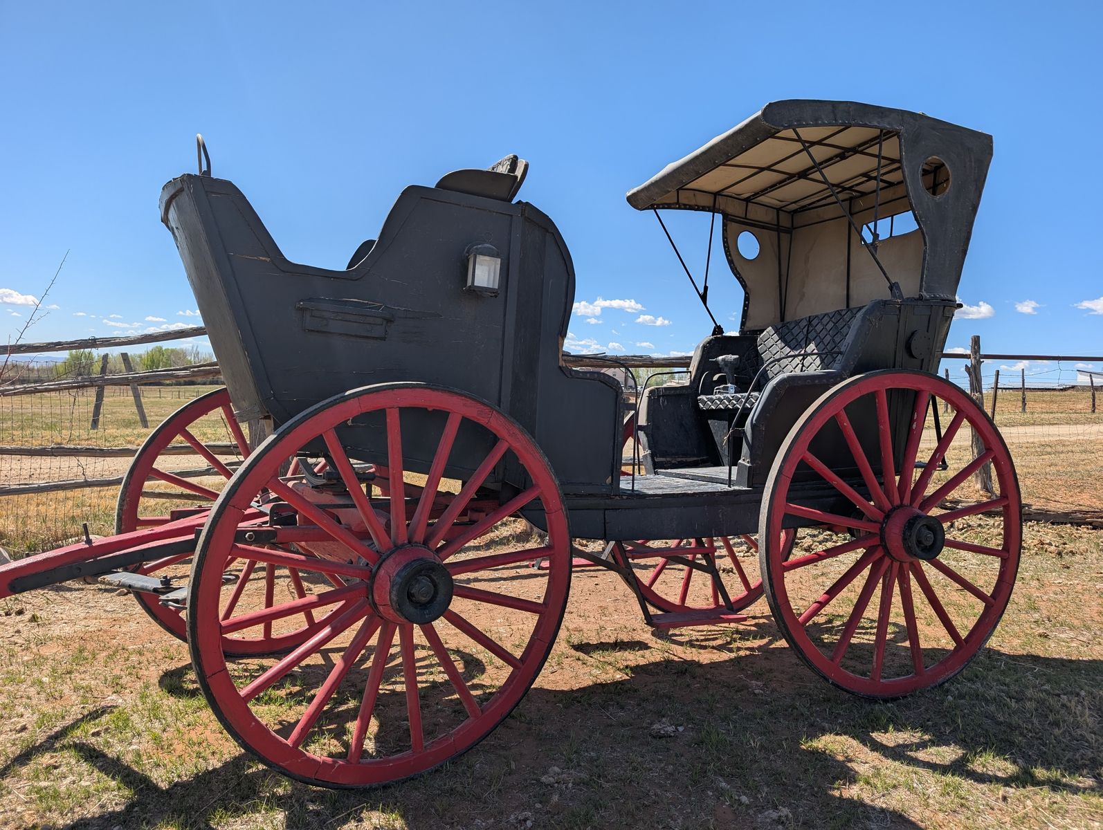 Early 1900 Antique transportation carriage