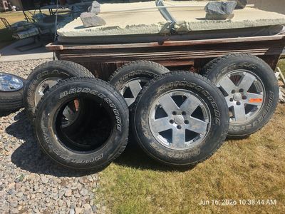 5 ea Jeep wheels & tires 255/70R18 112S M&S