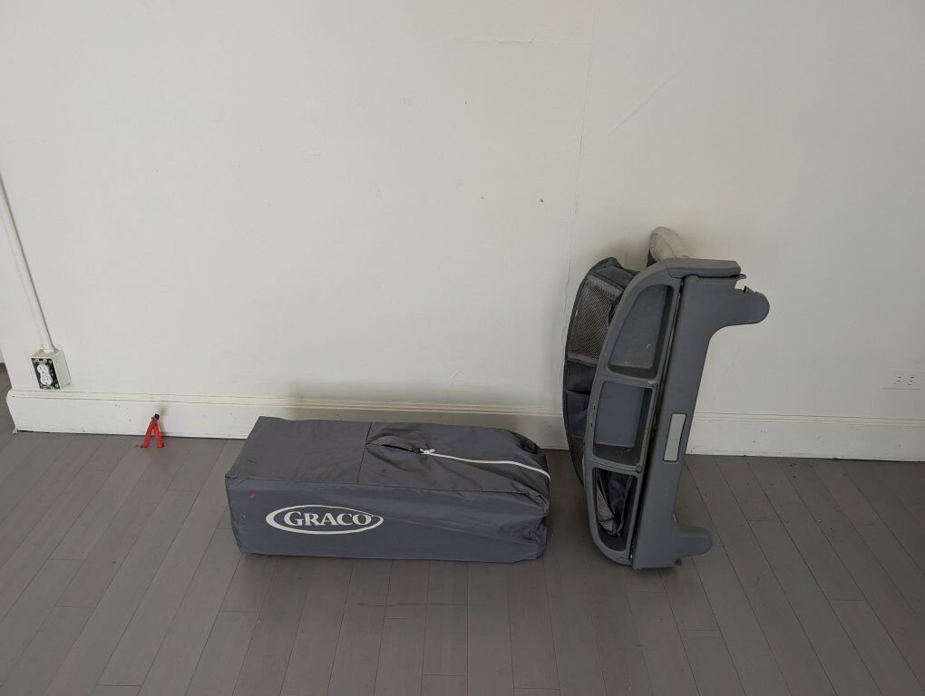 graco pack and play with changing area