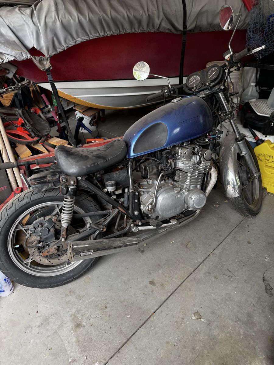 Vintage Suzuki GS750 Four - Great Cafe/Restoration Project Bike