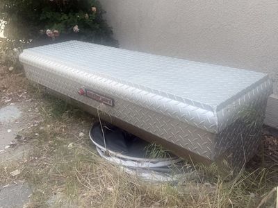 Weather Guard Aluminum Truck Tool Box 174-0-01 Diamond Plate Finish Secure Storage. $500