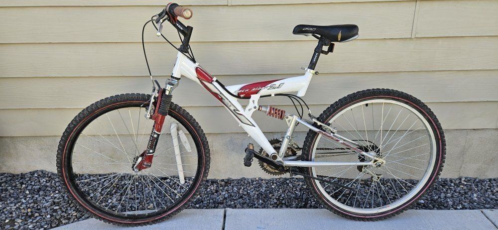 Rock Ridge 2.1 Full Suspension Mountain Bike White/Red