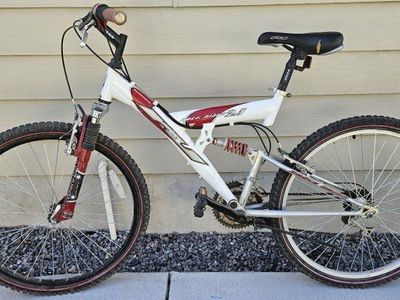 Rock Ridge 2.1 Full Suspension Mountain Bike White/Red