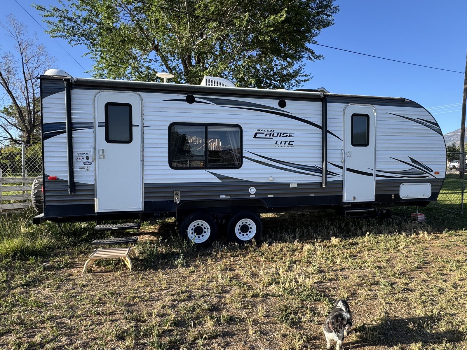 2015 Salem Cruise Lite 23ft Bumper Pull Travel Trailer