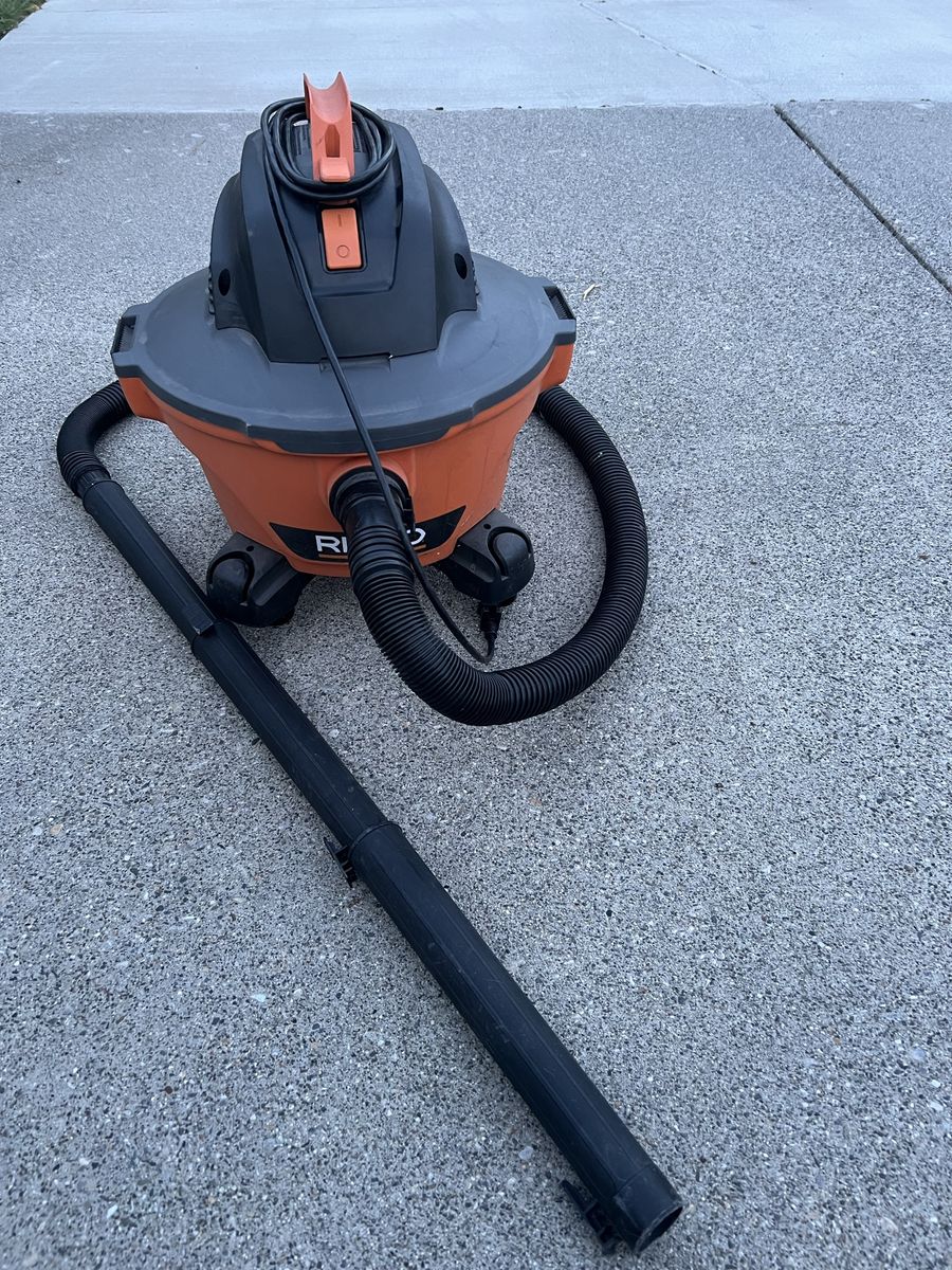 Rigid 3 Gal Shop Vacuum