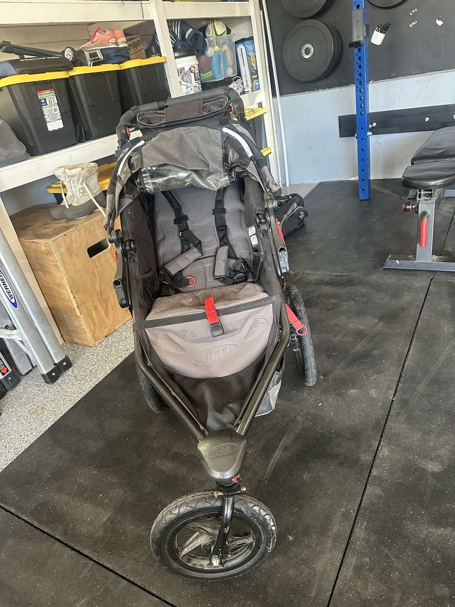 BOB Revolution SE Jogging Stroller - Black/Gray - All-Terrain, Adjustable Suspension
