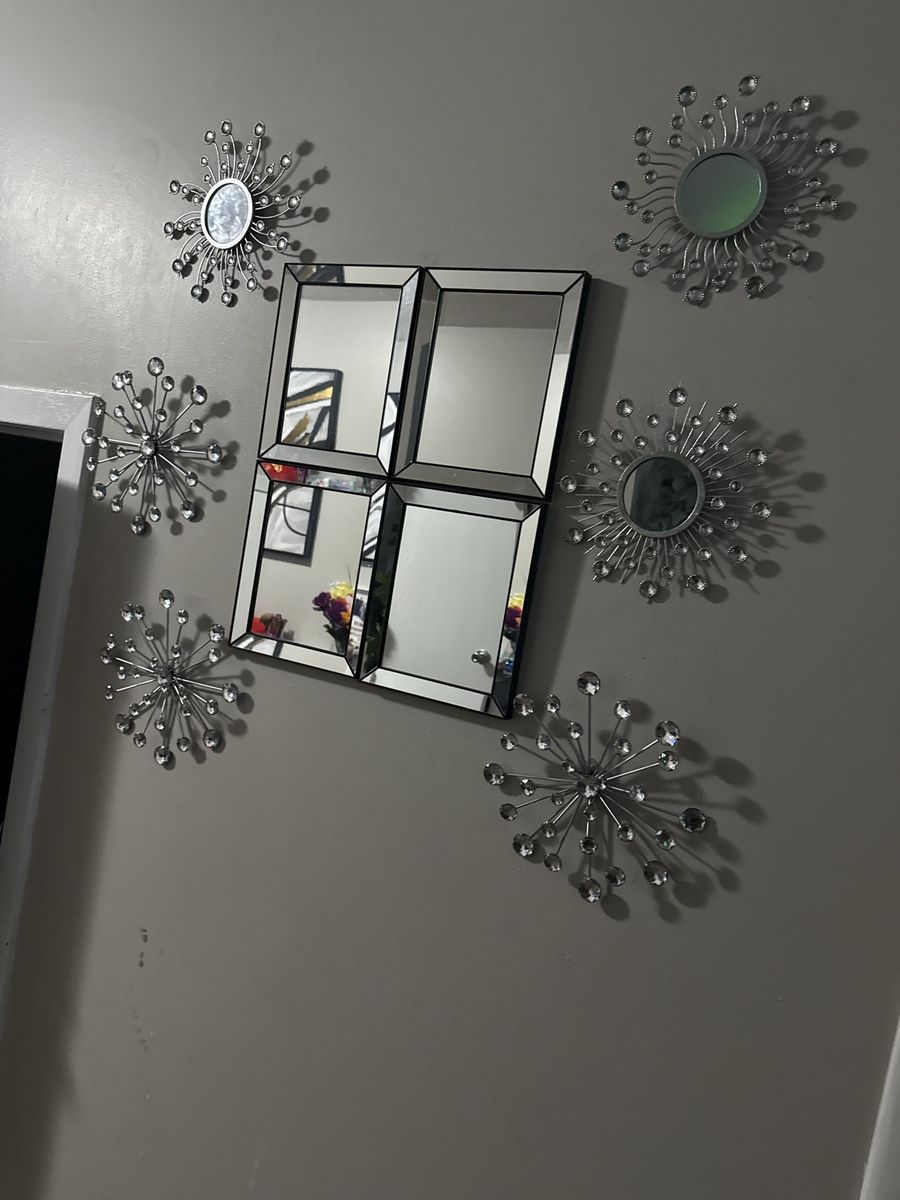 Main image 4