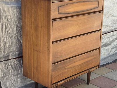 Vintage Mid-Century 4 Drawer Dresser