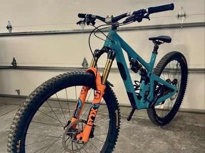 Yeti SB 130 Turq Large w/ Carbon Wheels