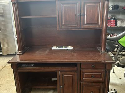 Large Wooden Executive Computer Desk with Hutch and Storage Drawers