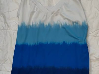 Women's Ombré Tank Top – Size Medium - White/Blue Gradient – Excellent Condition – Lehi
