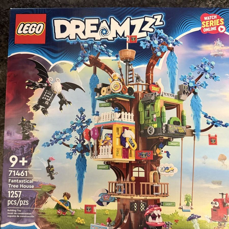 LEGO DREAMZzz: Fantastical Tree House UNOPENED