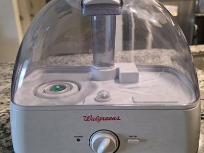 Walgreens Cool Mist Humidifier with Night Light and Power/Refill Indicator