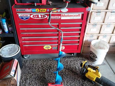 Strikemaster ice fishing auger