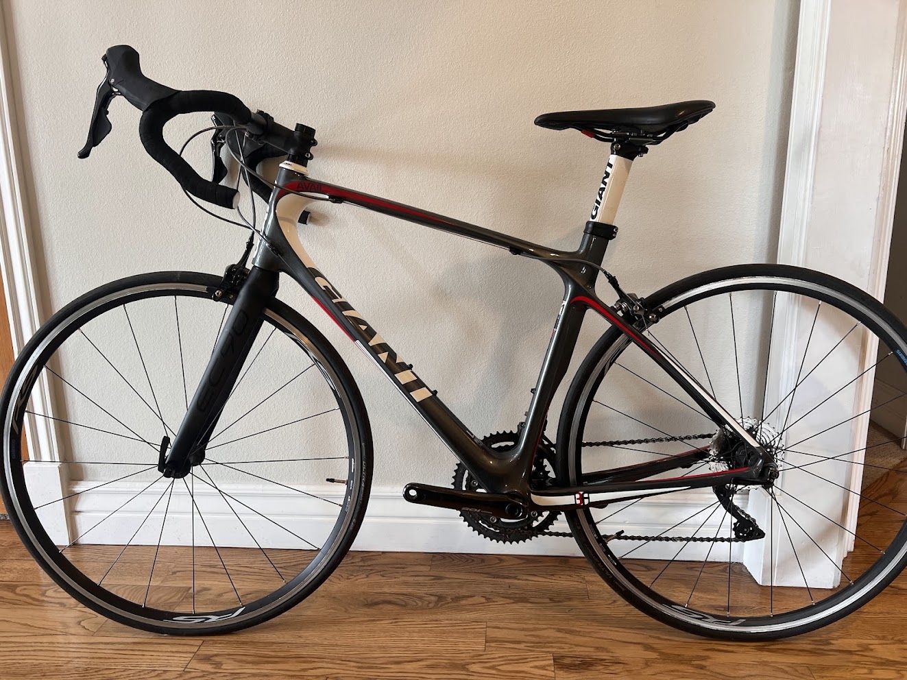 Giant Liv Avail Composite Women's Road Bike - Size Medium