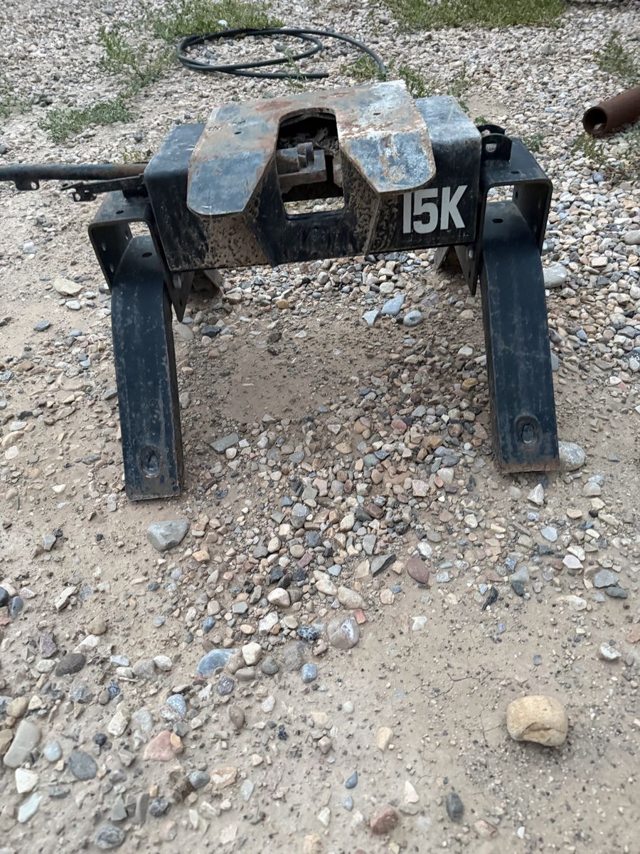 15K rail style fifth wheel hitch