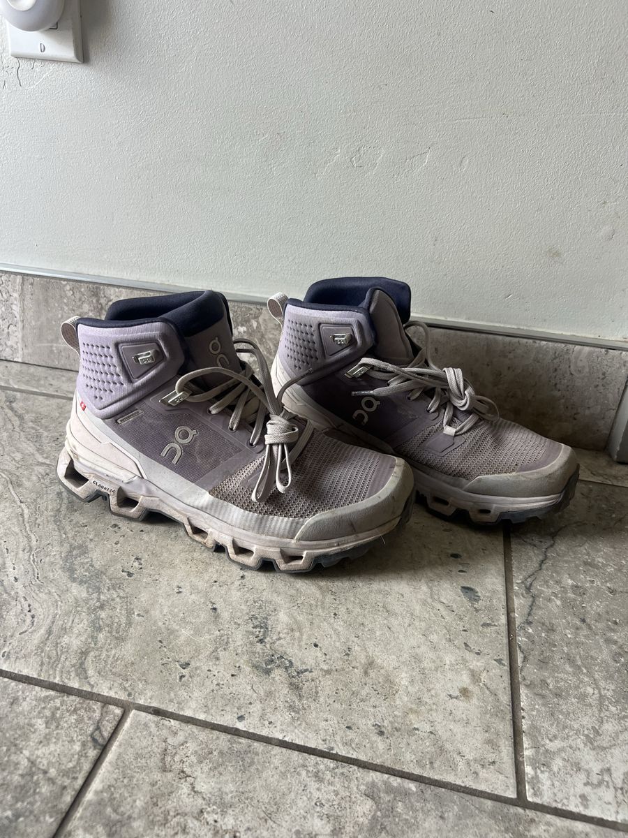 On Hiking Boots - women’s size 8
