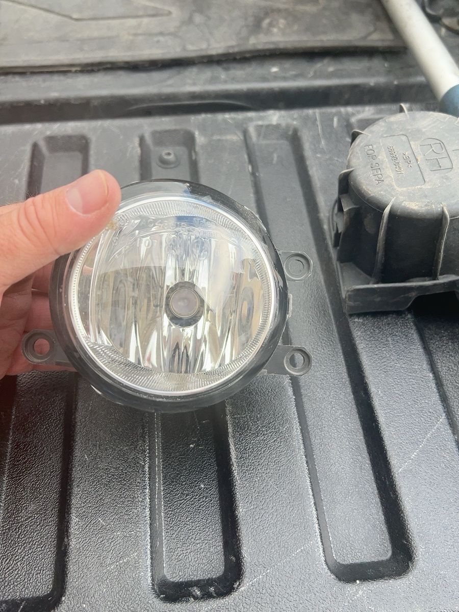 OEM Toyota Tacoma LH Fog Light & Bezel 2012-2015