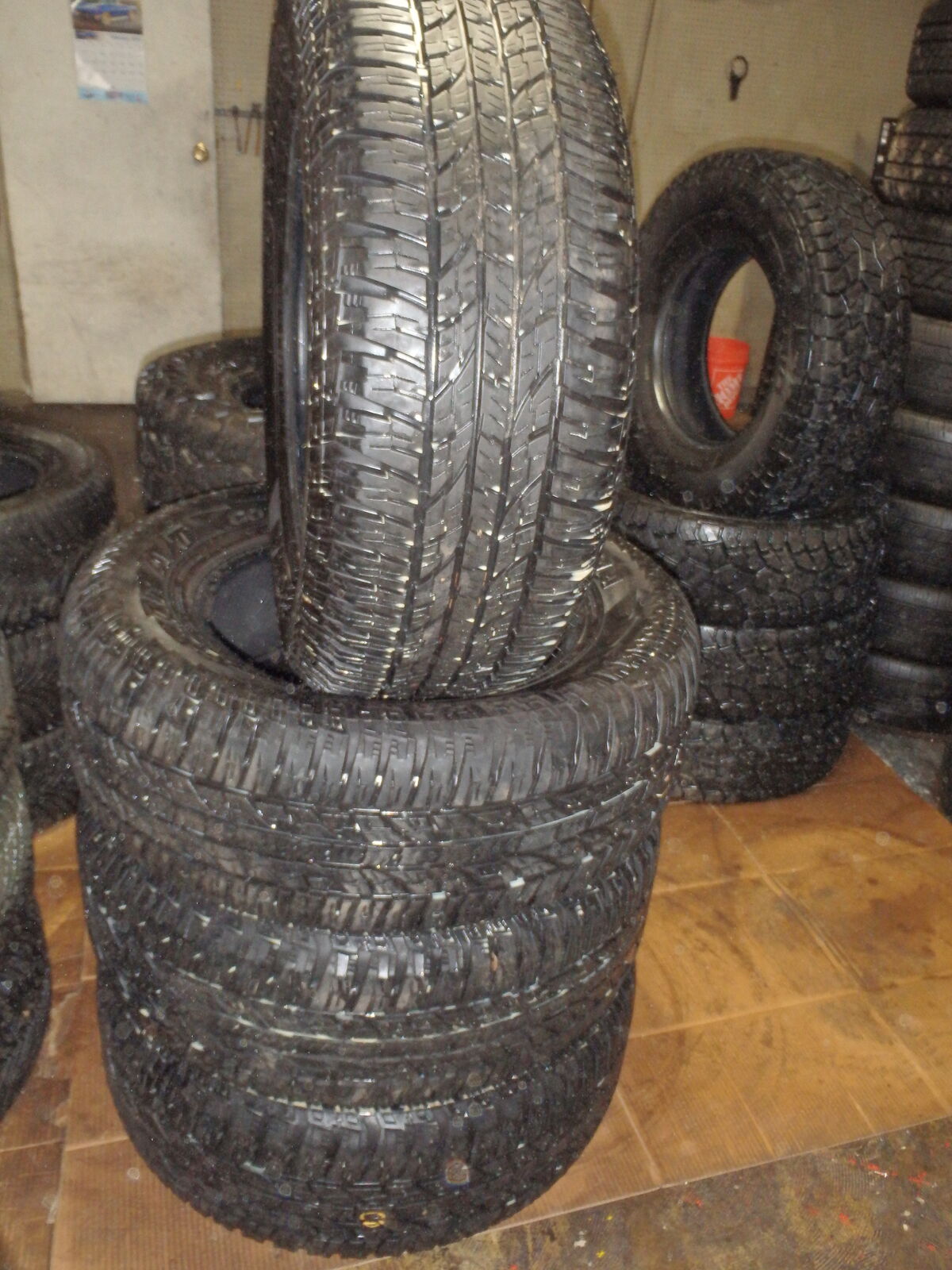 275/65R18 YOKOHAMA GEOLANDAR A/T GO15 SET OF USED TIRES