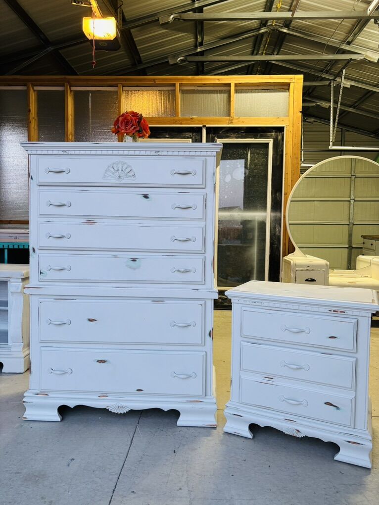 Dresser Set