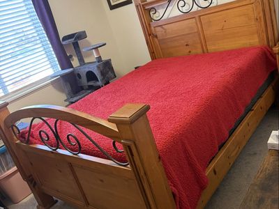 Queen Bedroom Set