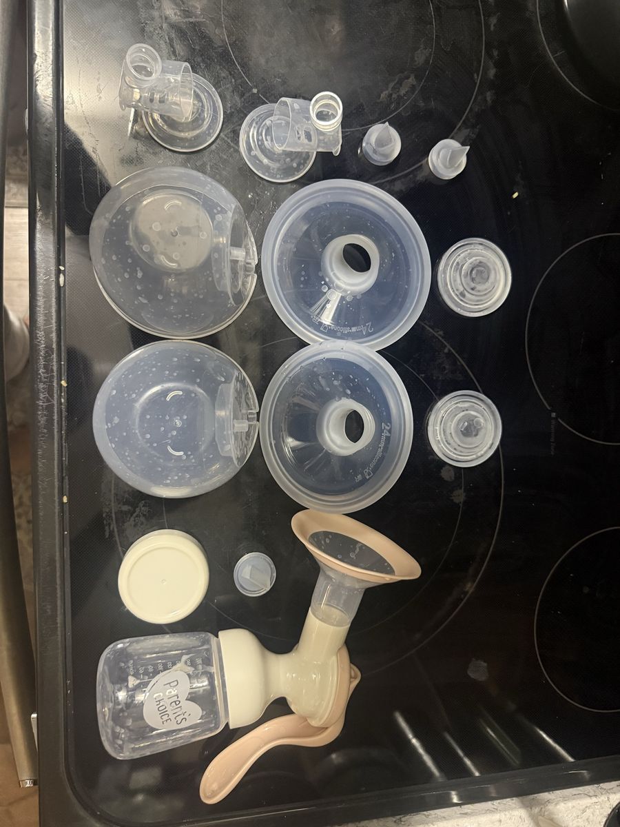 Momcozy S12 Wearable Breast Pump & Accessories - UsedGood Condition