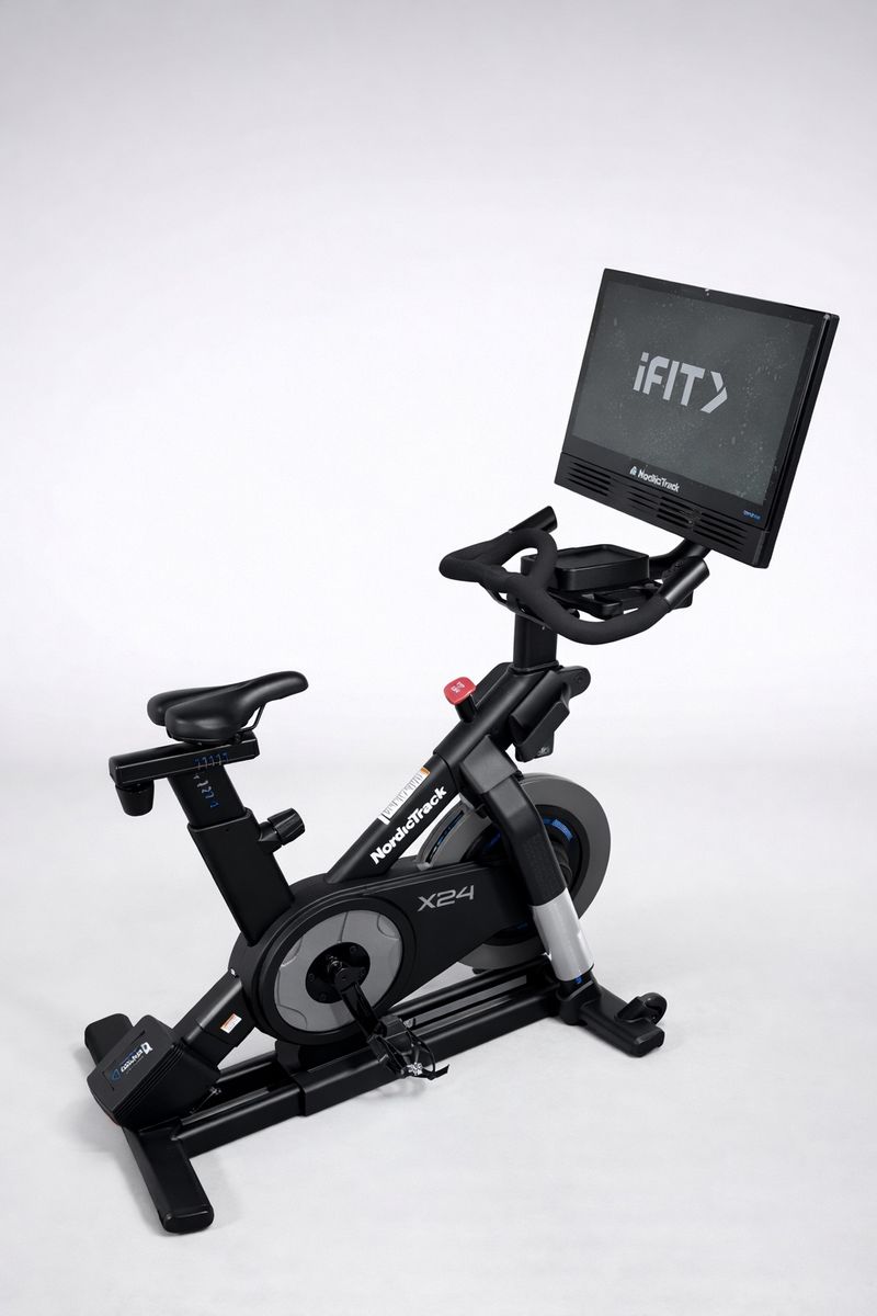 Nordictrack X24 Upright Studio Bike