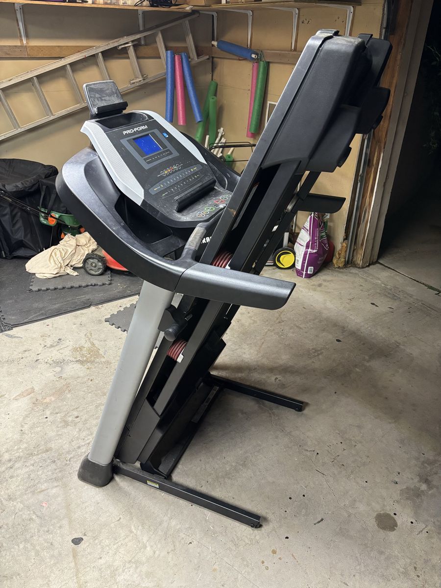 ProForm 505 CST Folding Treadmill with Electronic Console