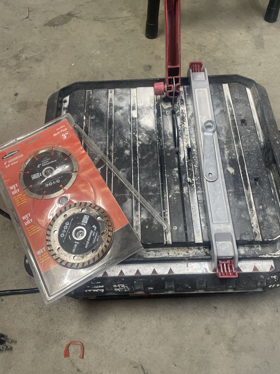 Drill Master 4-1/2" Tile Saw with Wet Tray & Diamond Blades - Used Power Tool
