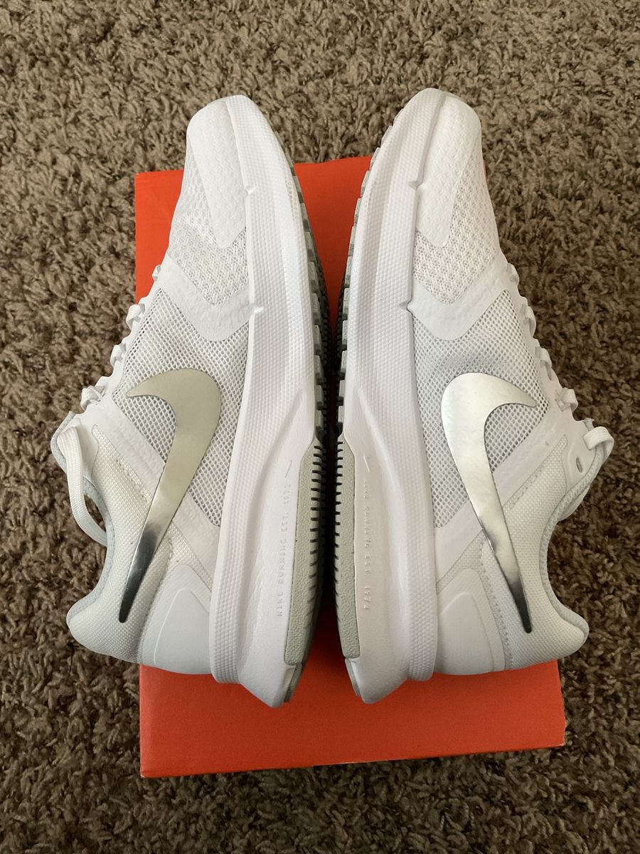 Nike Run Swift 3 White/Metallic Silver Women's Running Shoes - Brand New with Box Women’s Size: 5.5