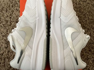Nike Run Swift 3 White/Metallic Silver Women's Running Shoes - Brand New with Box Women’s Size: 5.5