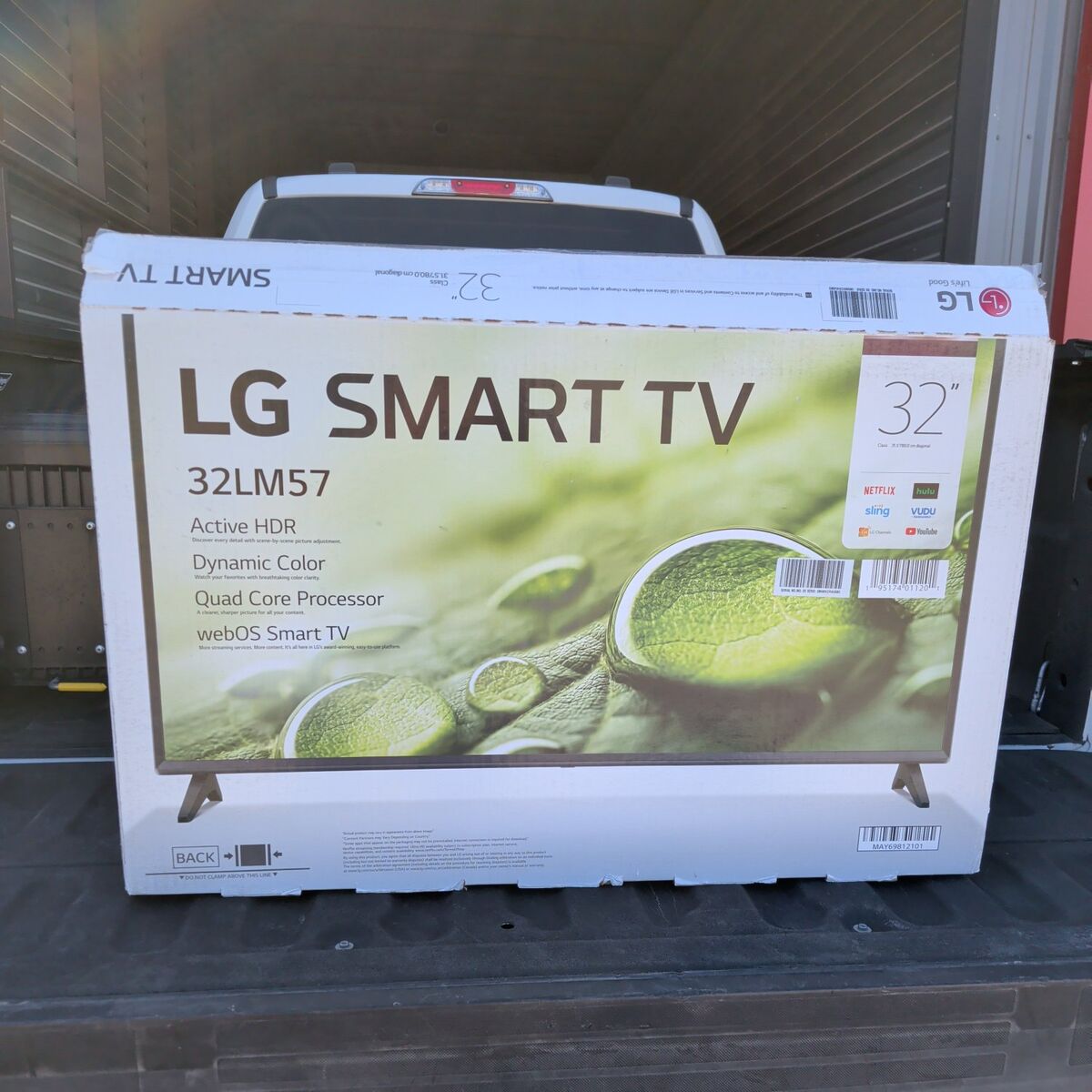 LG smart TV 32" like new