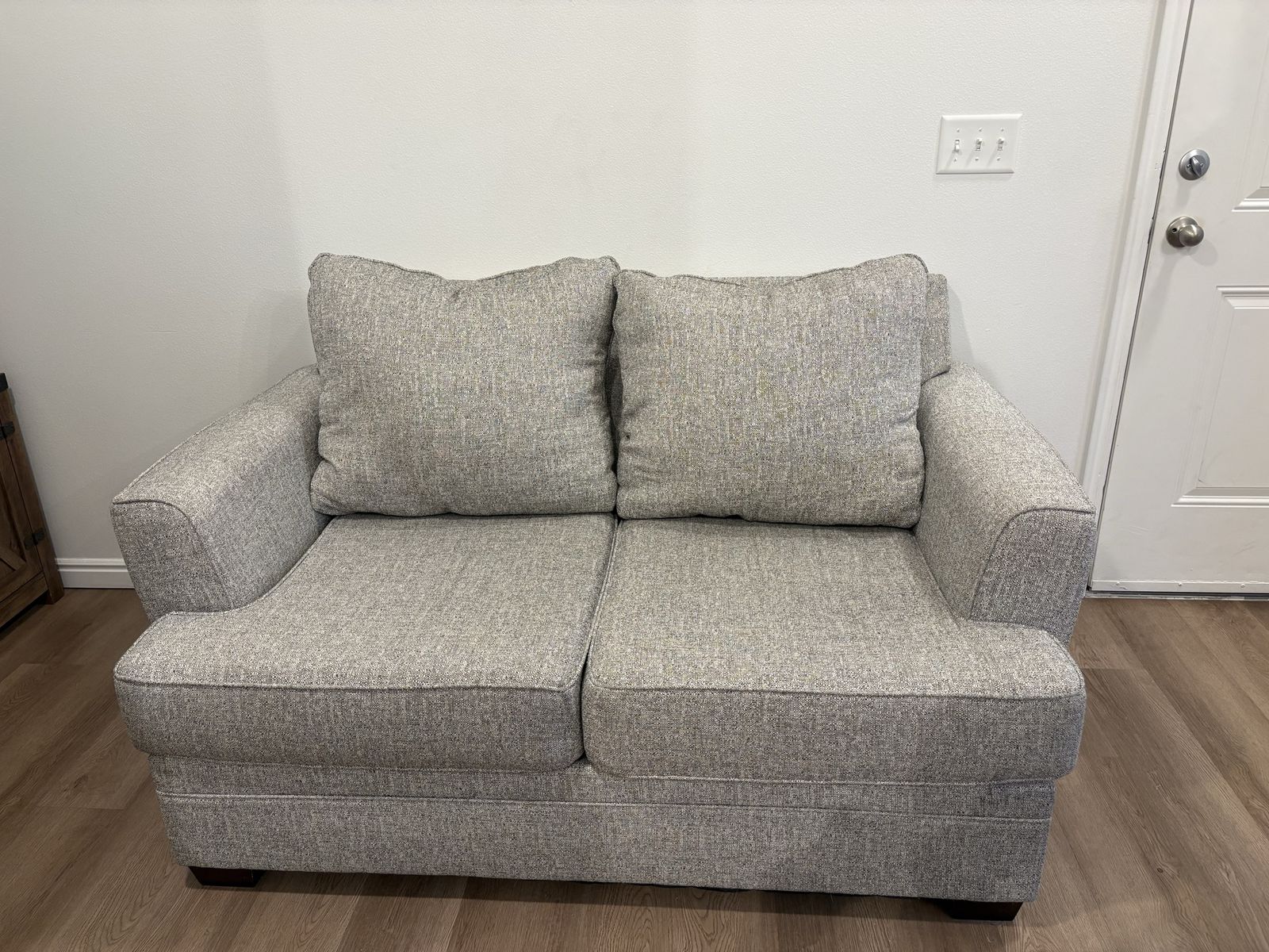 Main image 3
