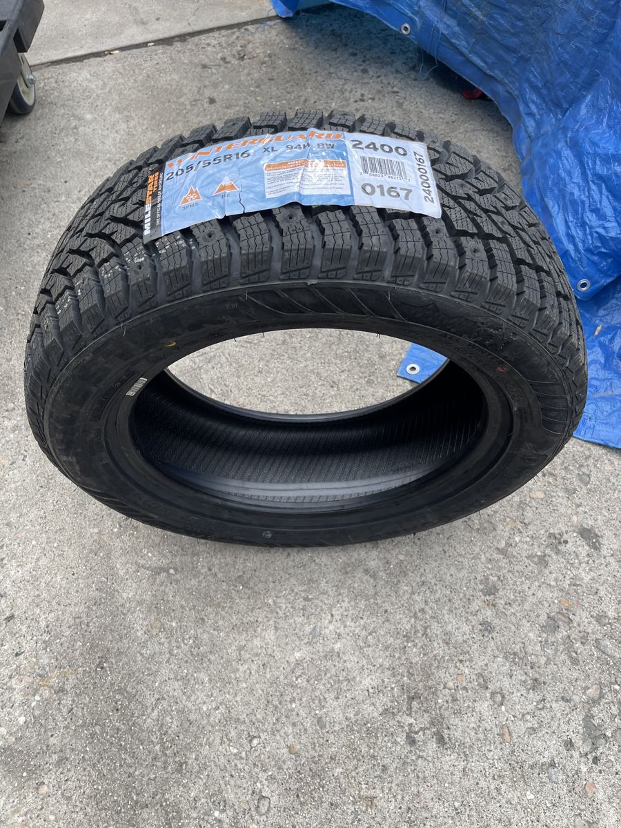 235/45/18 NEW BLACKHAWK TIRE