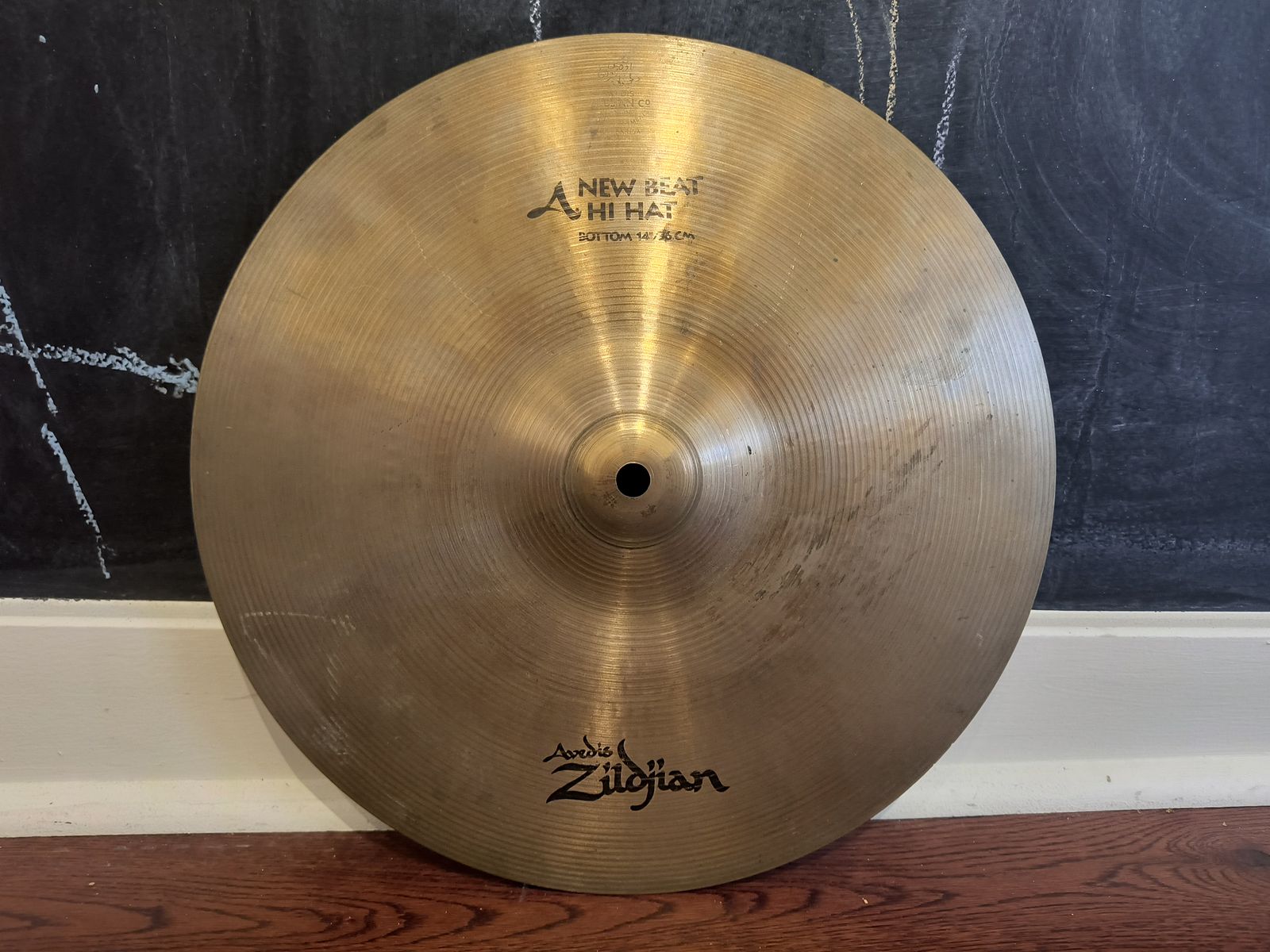 A Avedis Zildjian 14" New Beat Bottom Hi-hat Cymbal 1360g