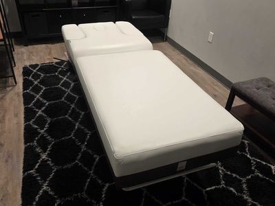 Like New - Electric Skinact Massage Bed