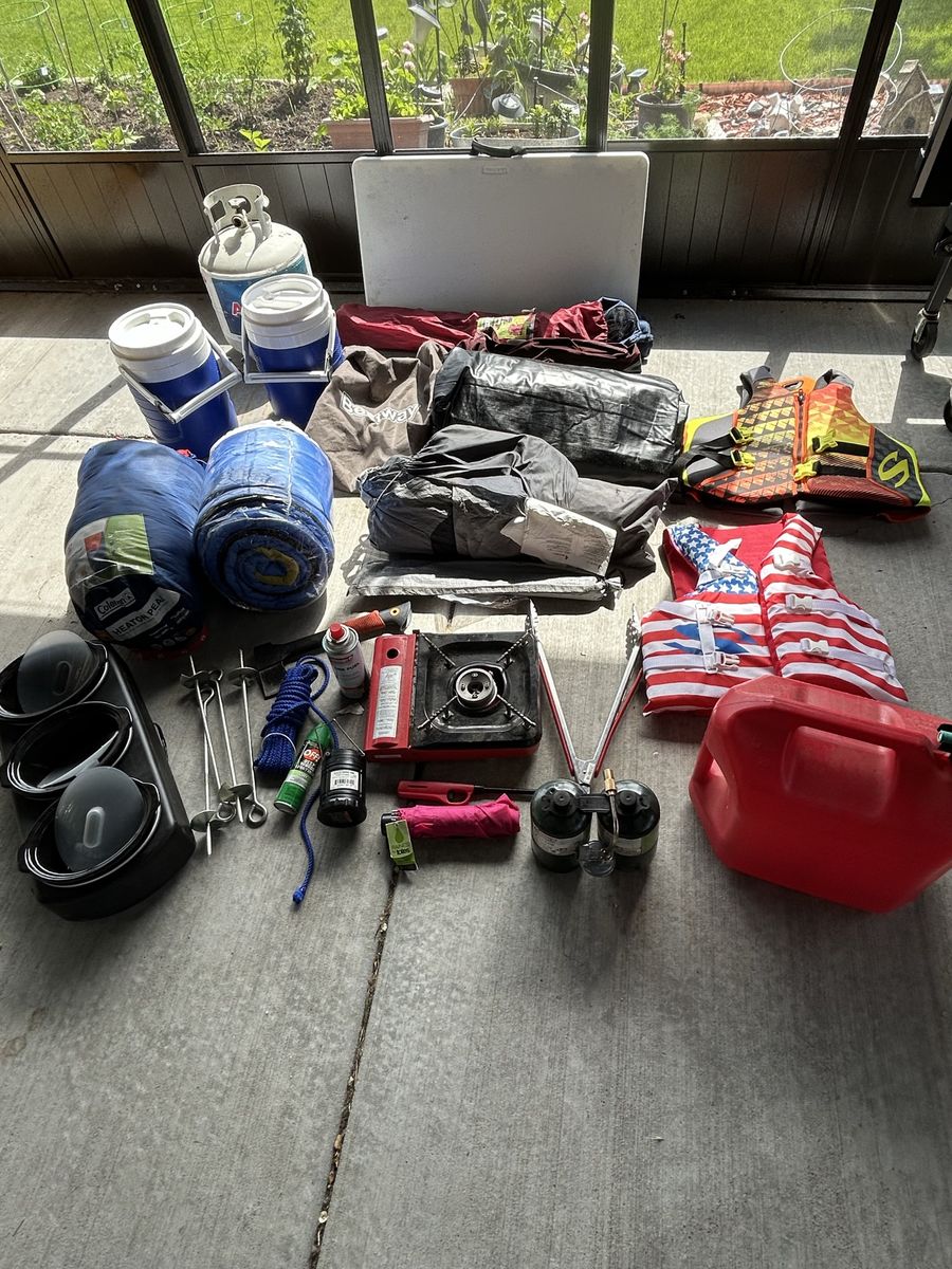 Lot of Various Camping & Outdoors Equipment, Selling Them All As A Lot, See Pictures