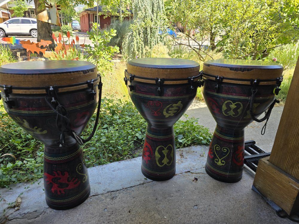 Remo Key-Tuned Djembe 14-by-25-Inch - Adinkra