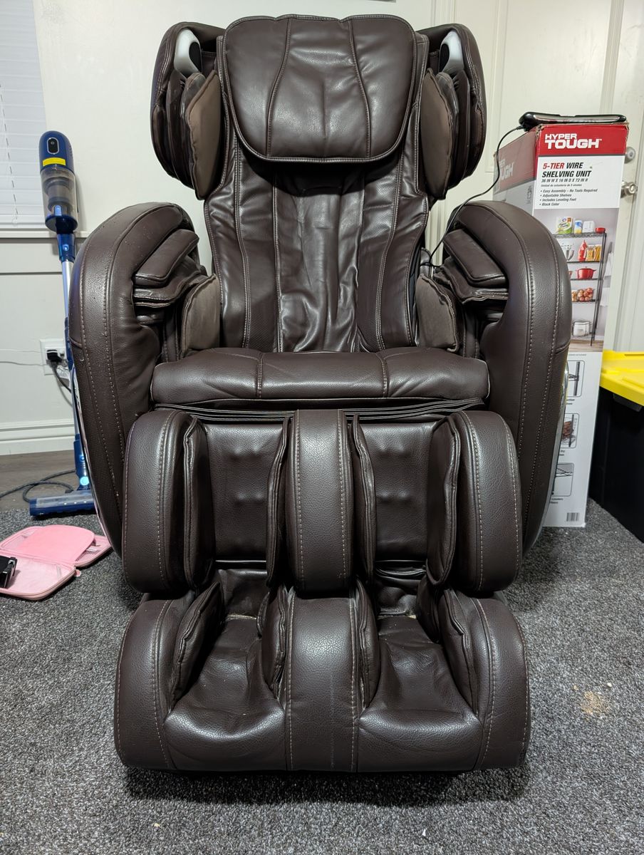 Cozzia EC-618B 3D massage chair with Zero gravity