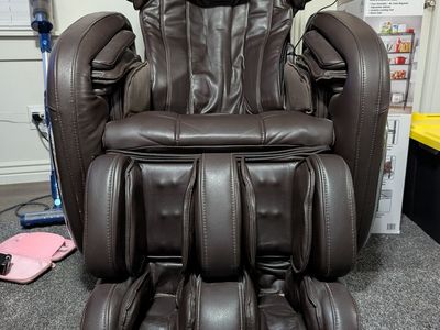 Cozzia EC-618B 3D massage chair with Zero gravity