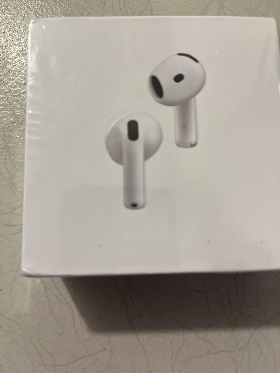Apple Airpods 4 Noise Cancelling
