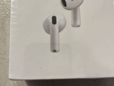 Apple Airpods 4 Noise Cancelling