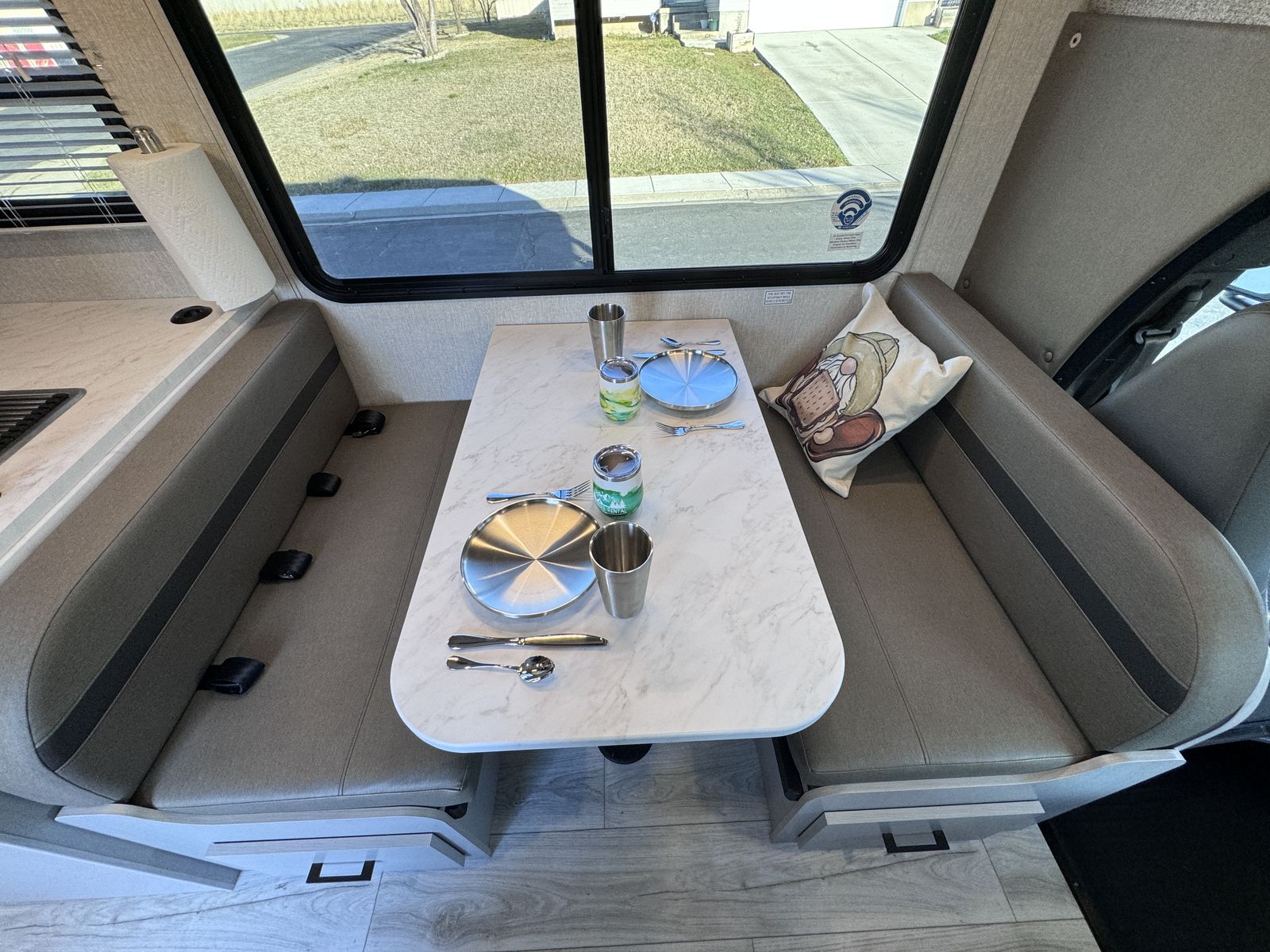 It's time to get away with our Coachmen 27QB Motorhome- for rent