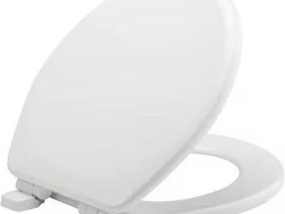 New! Mayfair by Bemis Lannon Wood White Round Soft Close Toilet Seat