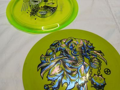 Disc golf discs
