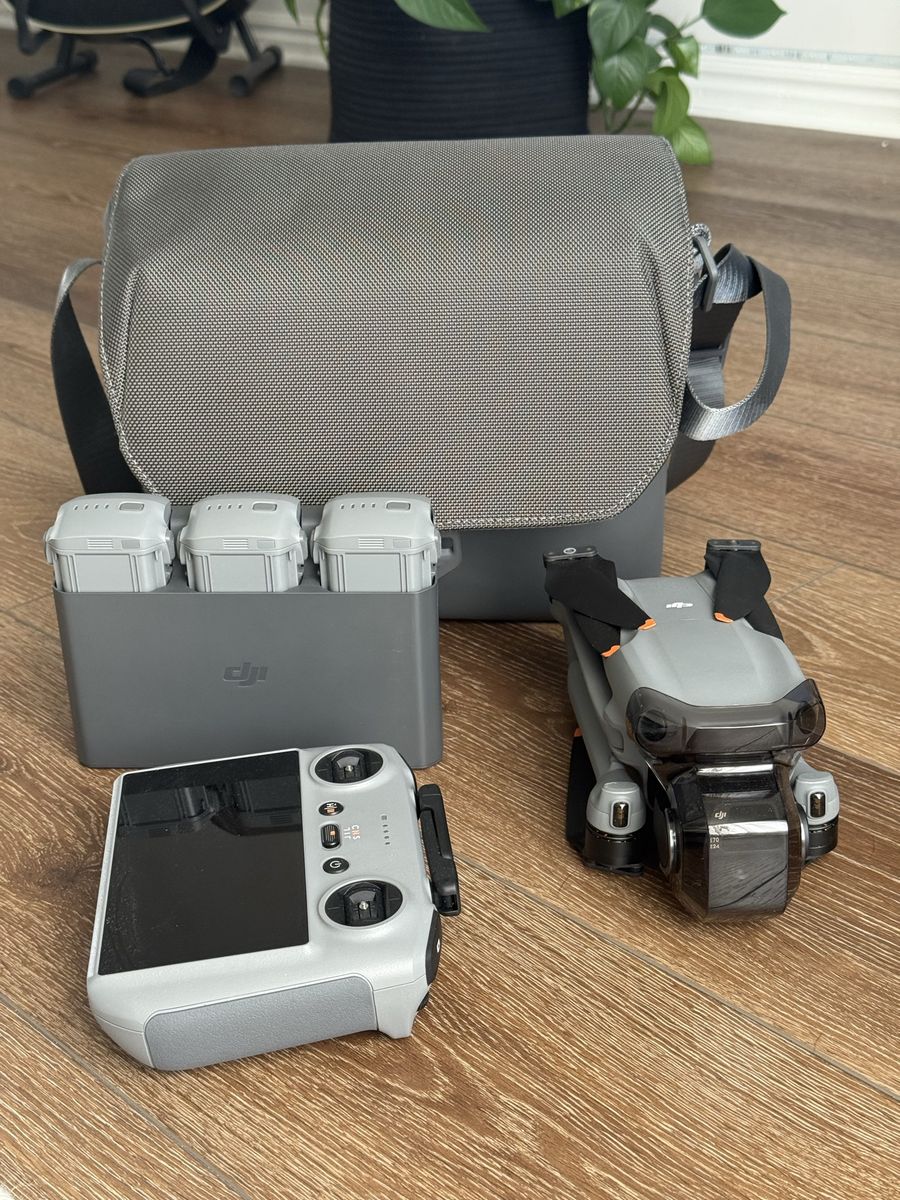 DJI Air 3S Fly More Combo Drone with RC2 Controller with screen, Batteries, ND Filters & Carry Bag