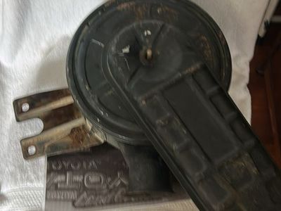 Toyota Fj40 air cleaner assembly