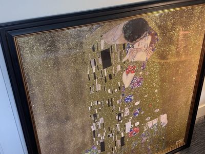 Framed Gustav Klimt "The Kiss" Glitter Art Print Wall Decor