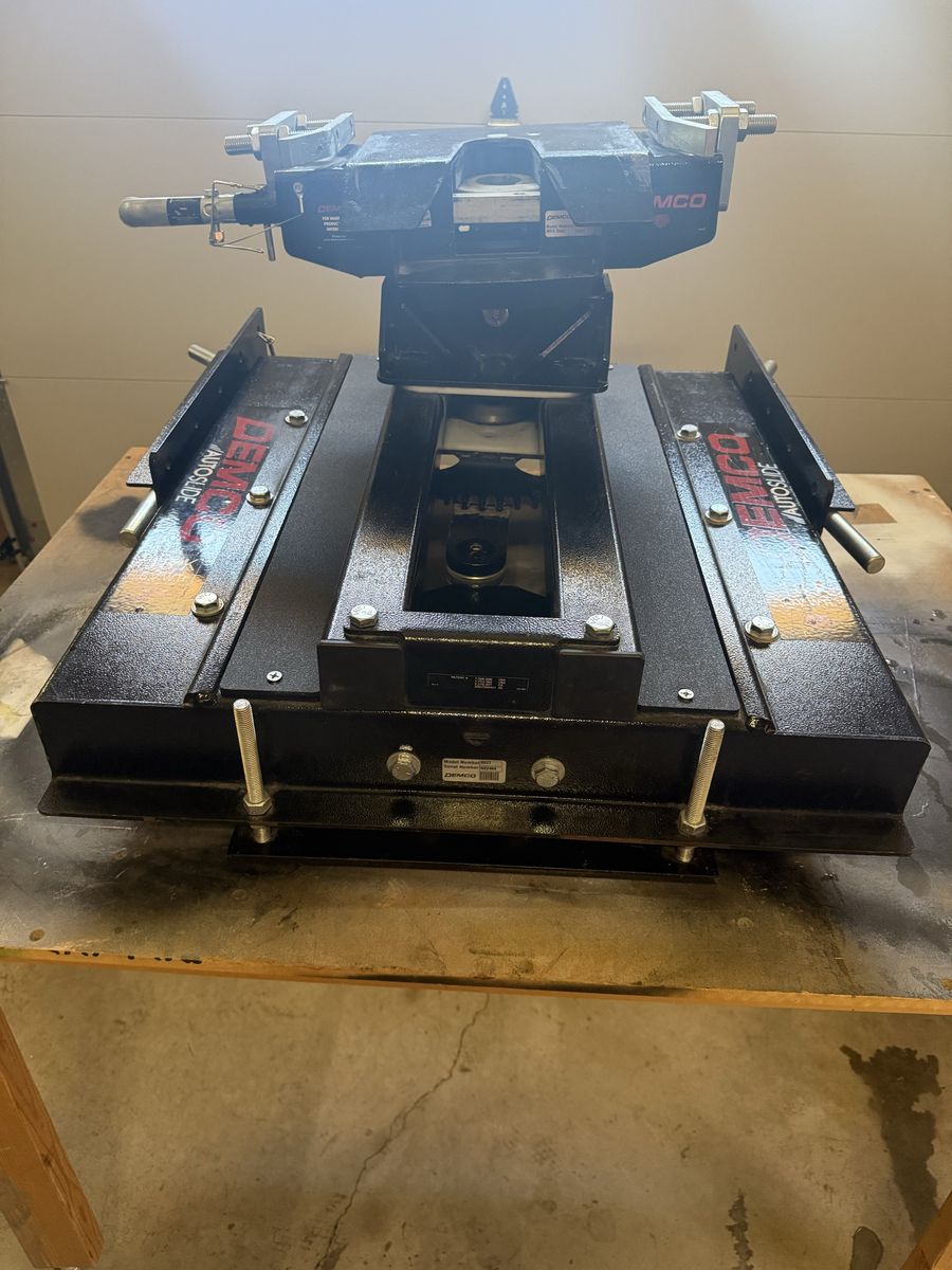 DEMCO Auto slide 18 K hitch 